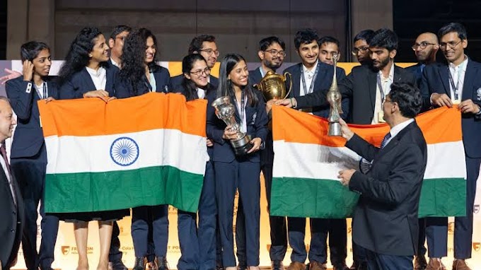 ओलंपियाड ट्रॉफी उठाने के दौरान भारतीय शतरंज टीम ने रोहित शर्मा की तरह किया प्रदर्शन.