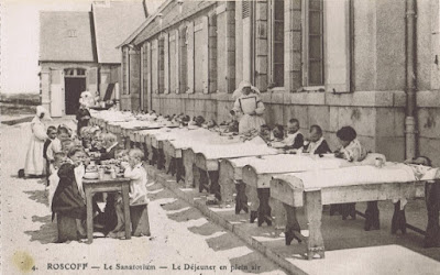 Vers 1910, sanatorium marin pour enfants de Roscoff, carte postale (collection Anquet)