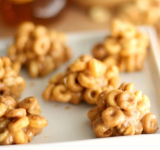 PEANUT BUTTER BREAKFAST BITES #dessert #snacks