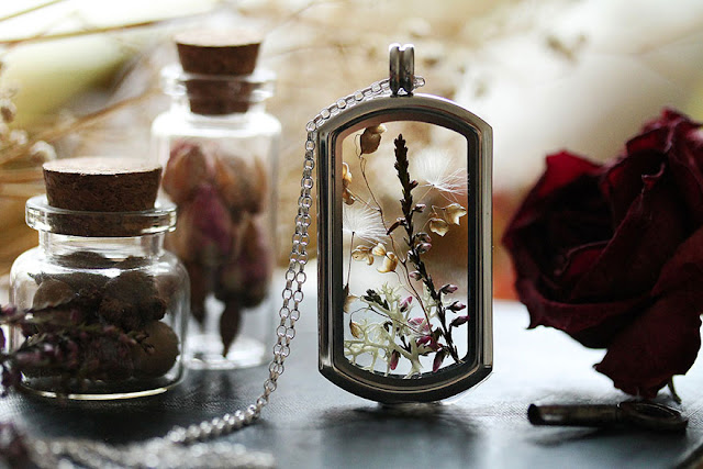 Tiny terrarium jewelry