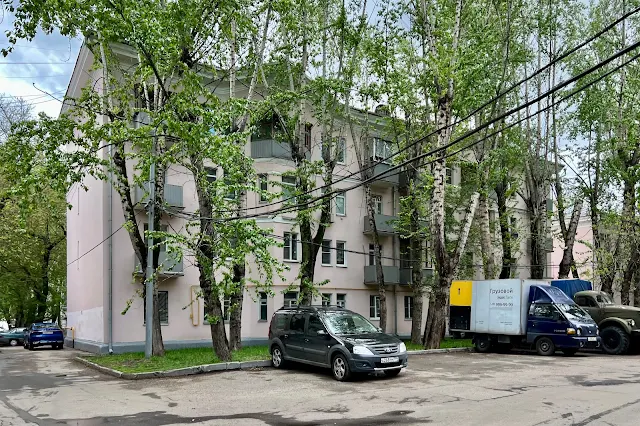 2-й Кожуховский проезд, 5-я Кожуховская улица, дворы, жилой дом 1950 года постройки