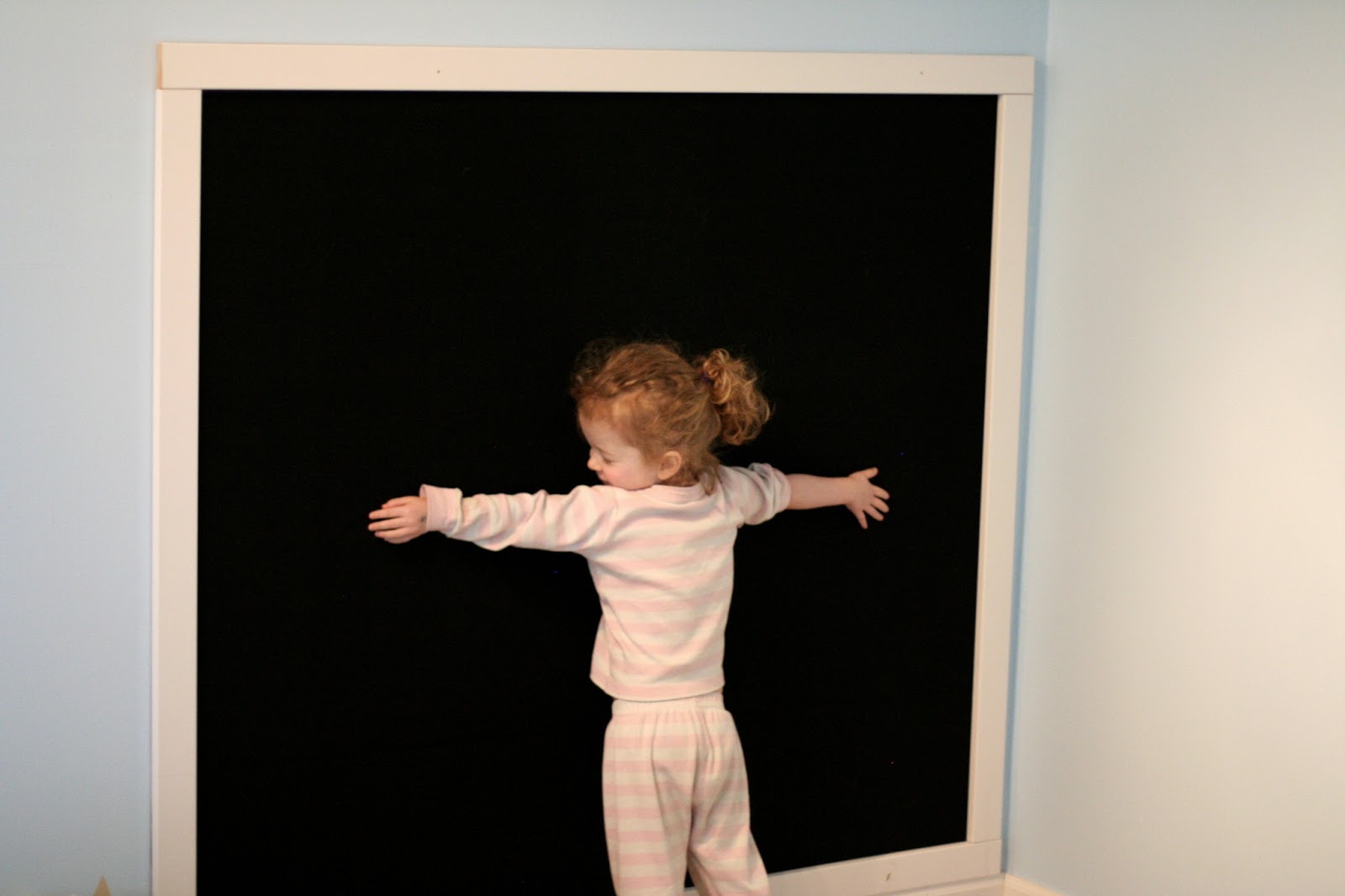 The felt notice board by Pergamy can be used with velcro