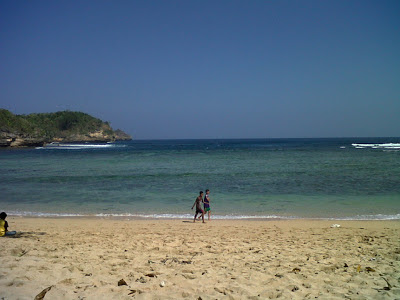 PANTAI NGLIYEP DONOMULYO MALANG SELATAN - Ngeeneet