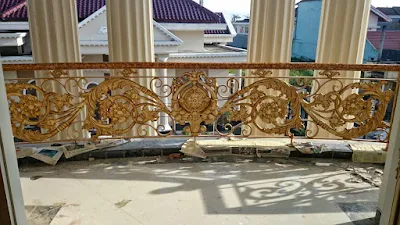 8 Gambar Railing Balkon Klasik (Cocok Untuk Rumah Minimalis)