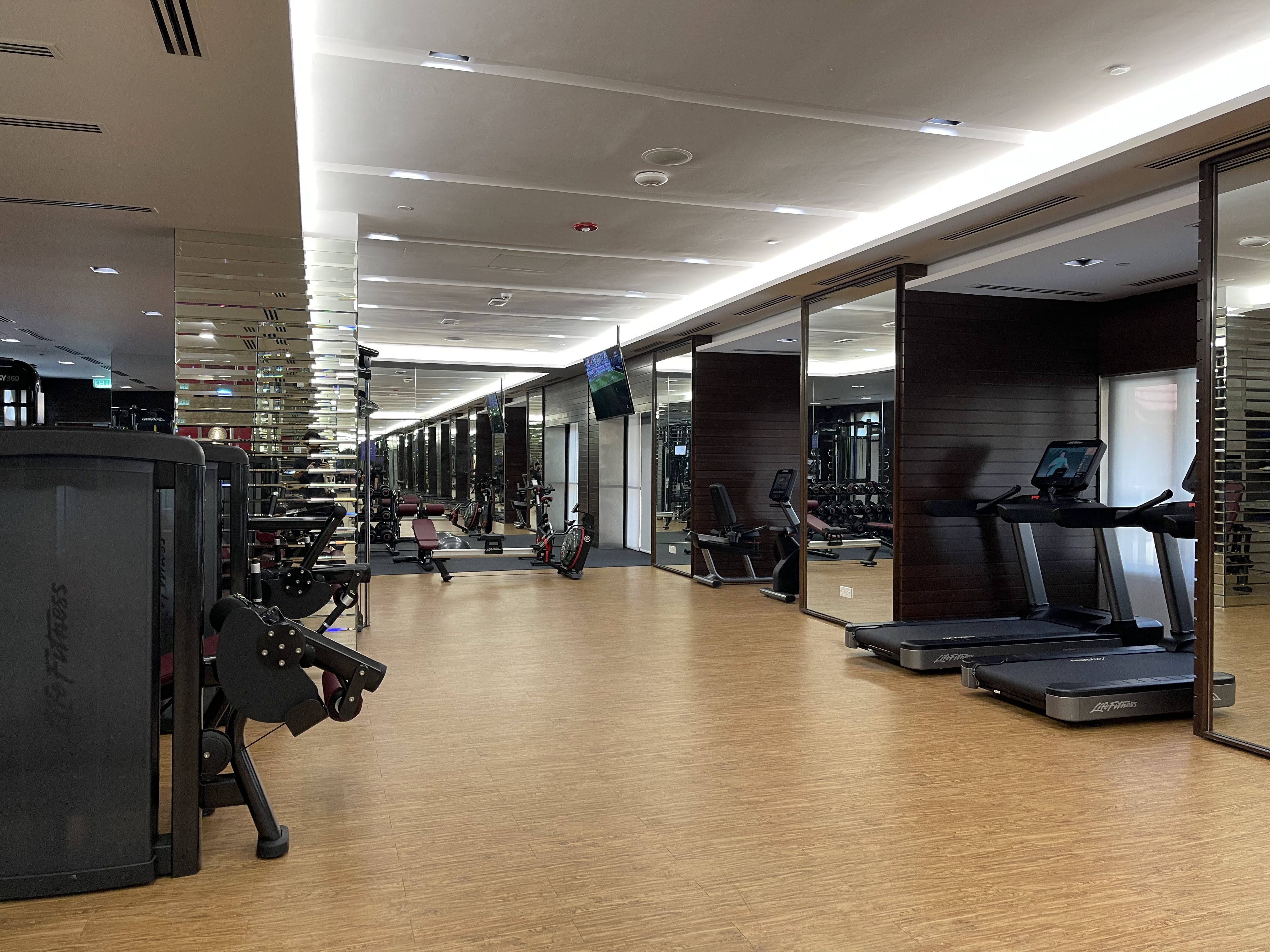 REVIEW PENGALAMAN MENGINAP DI DOUBLETREE BY HILTON PUTRAJAYA LAKESIDE