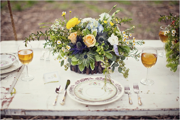 The Adventures of Tom Sawyer Wedding Inspiration via Le Magnifique Blog // Photography: Stephanie Sunderland Photography (www.stephaniesunderland.com) // Florist: Blossom Sweet (www.blossomsweet.com) // Stationary: Peter loves jane (http://peterlovesjane.com/) // Cake: Dana the Cake Lady (http://danathecakelady.blogspot.com) // Video: Emotion Media (http://www.filmemotion.com/)