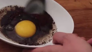 Menambahkan Kuning Telur ke Kopi Jadi Viral