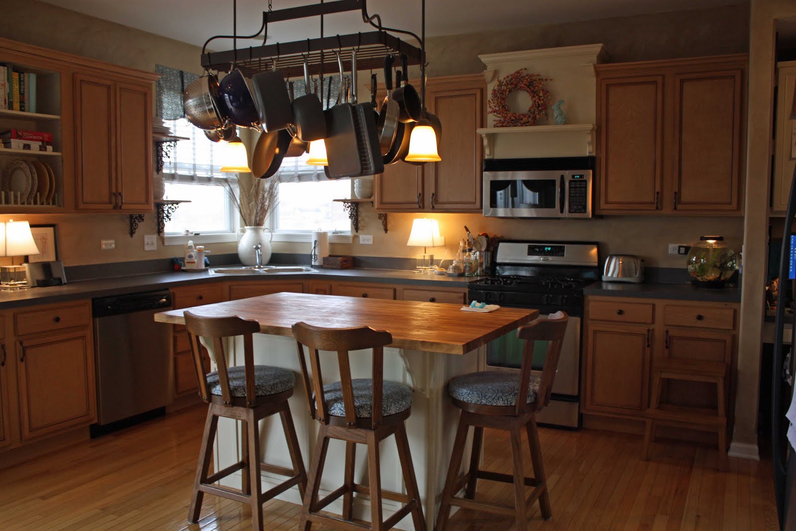 How To Cut Crown Molding For Kitchen Cabinets