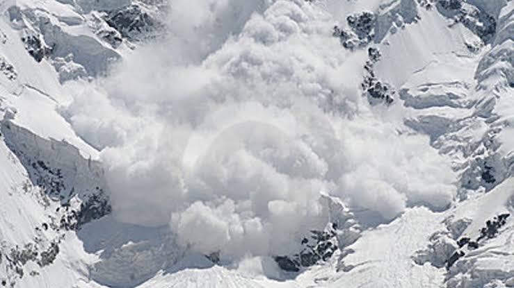 JKDMA Issues Avalanche Warning In 10 J&K Districts