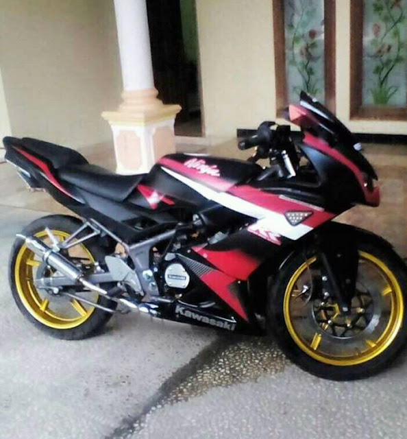 Modifikasi Ninja RR Hitam Velg Rochell By Fakhrul