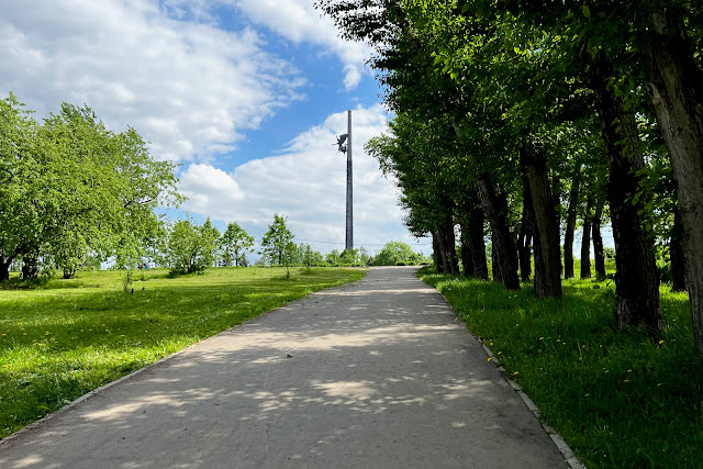 Кутузовский проспект, яблоневый сад, монумент Победы