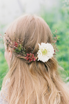 Autumn Wedding Flowers For Your Hair