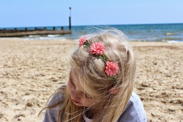 flowers-in-her-hair, todaymyway.com, spring, beach-fun