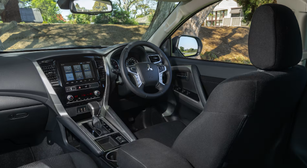 Mitsubishi Pajero Interior