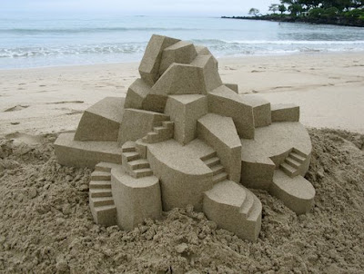 Edificio de arena en la playa