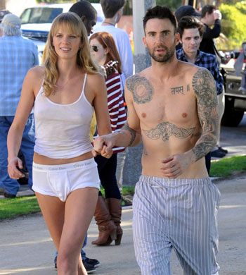 Adam Levine Shirtless With Girlfriend