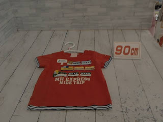 中古品　子供服　９０ｃｍ　ミキハウス　電車プリント　半袖Ｔシャツ　３３０円