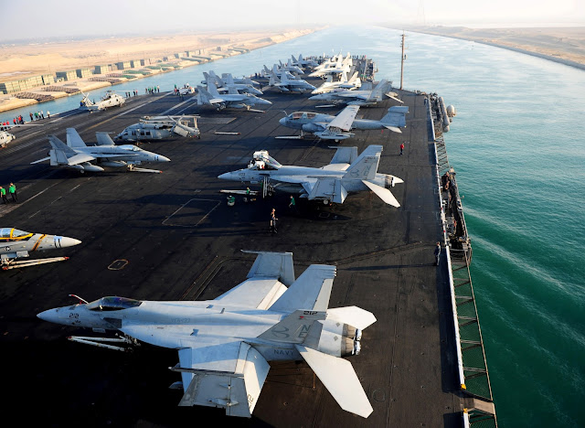 USS Abraham Lincoln (CVN 72) transits the Suez Canal. 