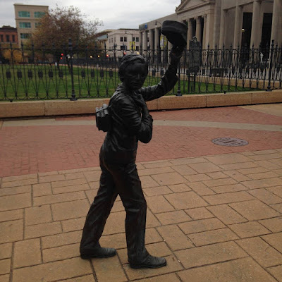 a statue of Lincoln's oldest son