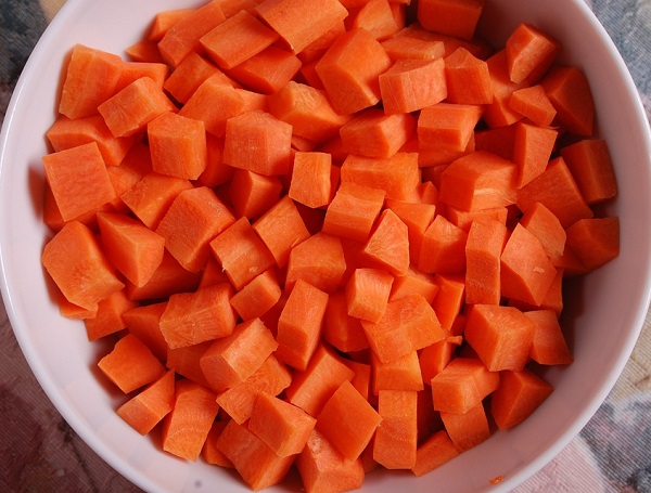carrots, can dogs eat carrots, is carrot safe for dogs, benefits of carrots for dogs