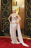 Лейди Гага в рокля Версаче на Оскари 2014