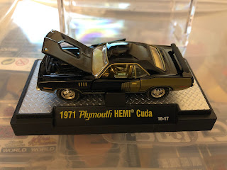 M2 Machines Release 12 Gold Chase 1971 Plymouth HEMI Cuda 10-17