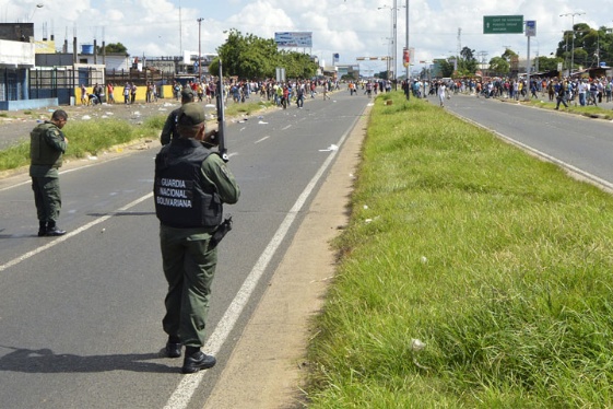 Un muerto y 27 detenidos tras disturbios en San Félix