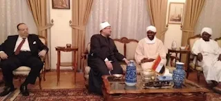 وزير الأوقاف يلتقي نظيره السوداني على عشاء عمل بمنزل السفير المصري بالخرطوم