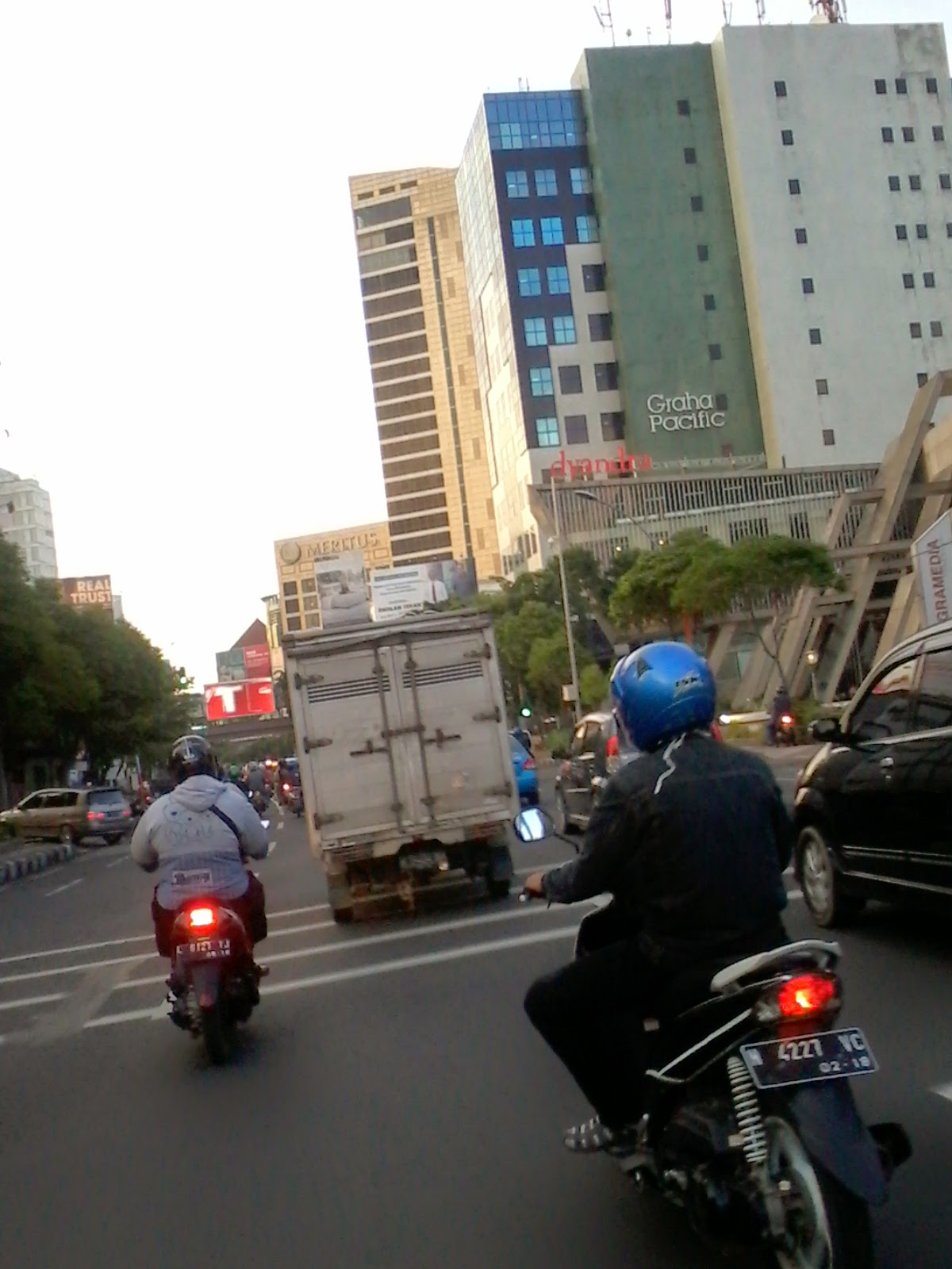 Menyusuri jalanan Kota Surabaya - Mampir yuk, kerumahku
