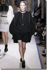Yves Saint Laurent Ready-To-Wear Fall 2011 Runway Photos 14