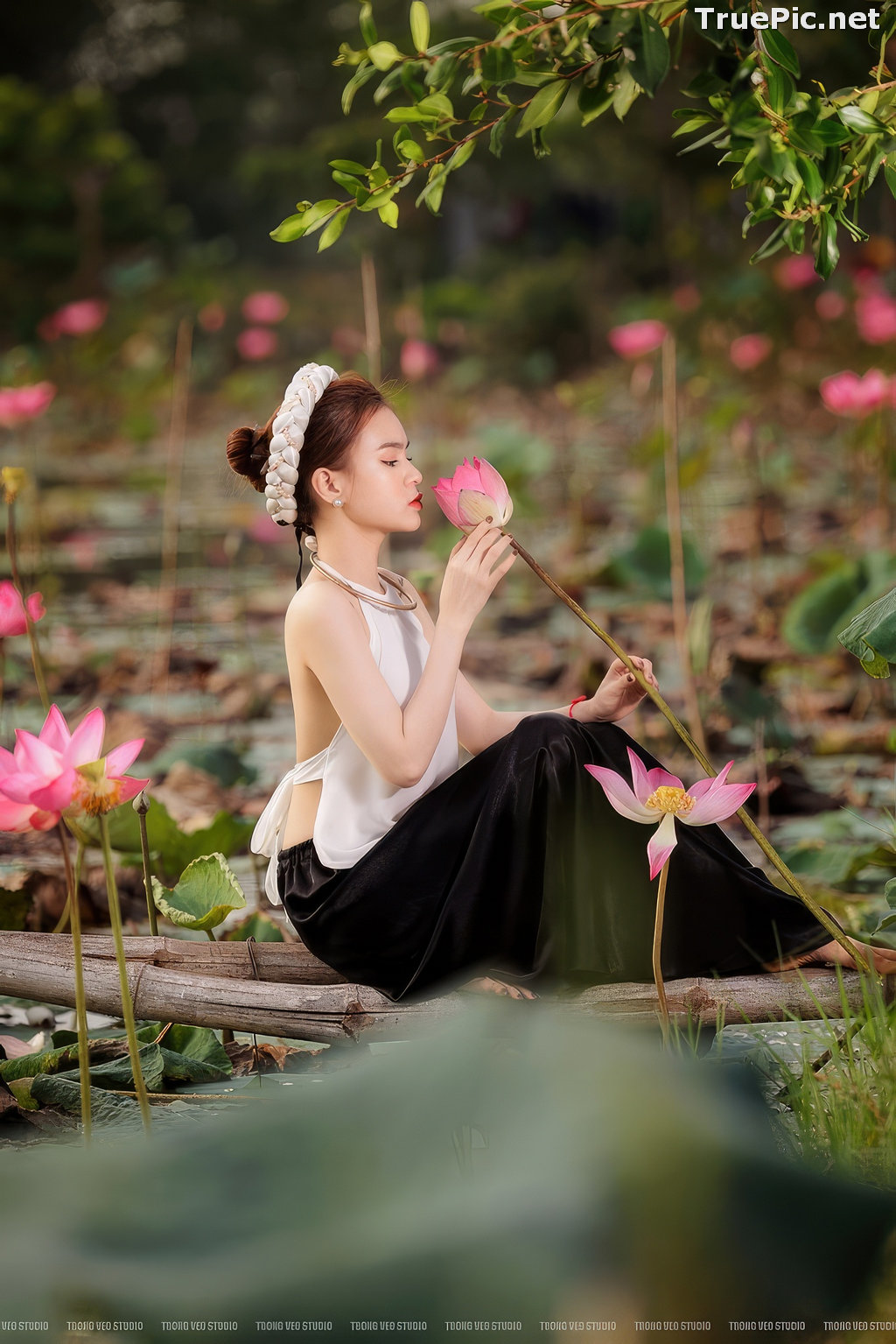 Image Vietnamese Model - Beautiful Girl and Lotus Flower - TruePic.net (56 pictures) - Picture-26