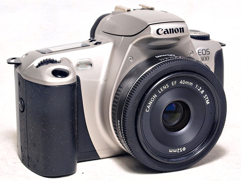 Canon EOS 300 35mm SLR Film Camera Review