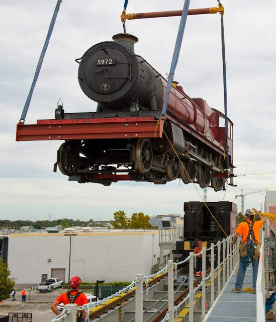 Hogwarts Express Train Universal Orlando Resort Diagon Alley Wizarding World of Harry Potter