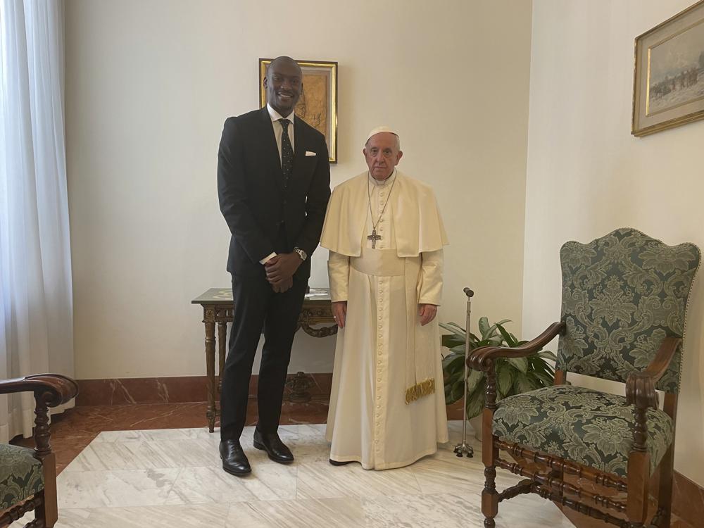El Papa, con Byombo