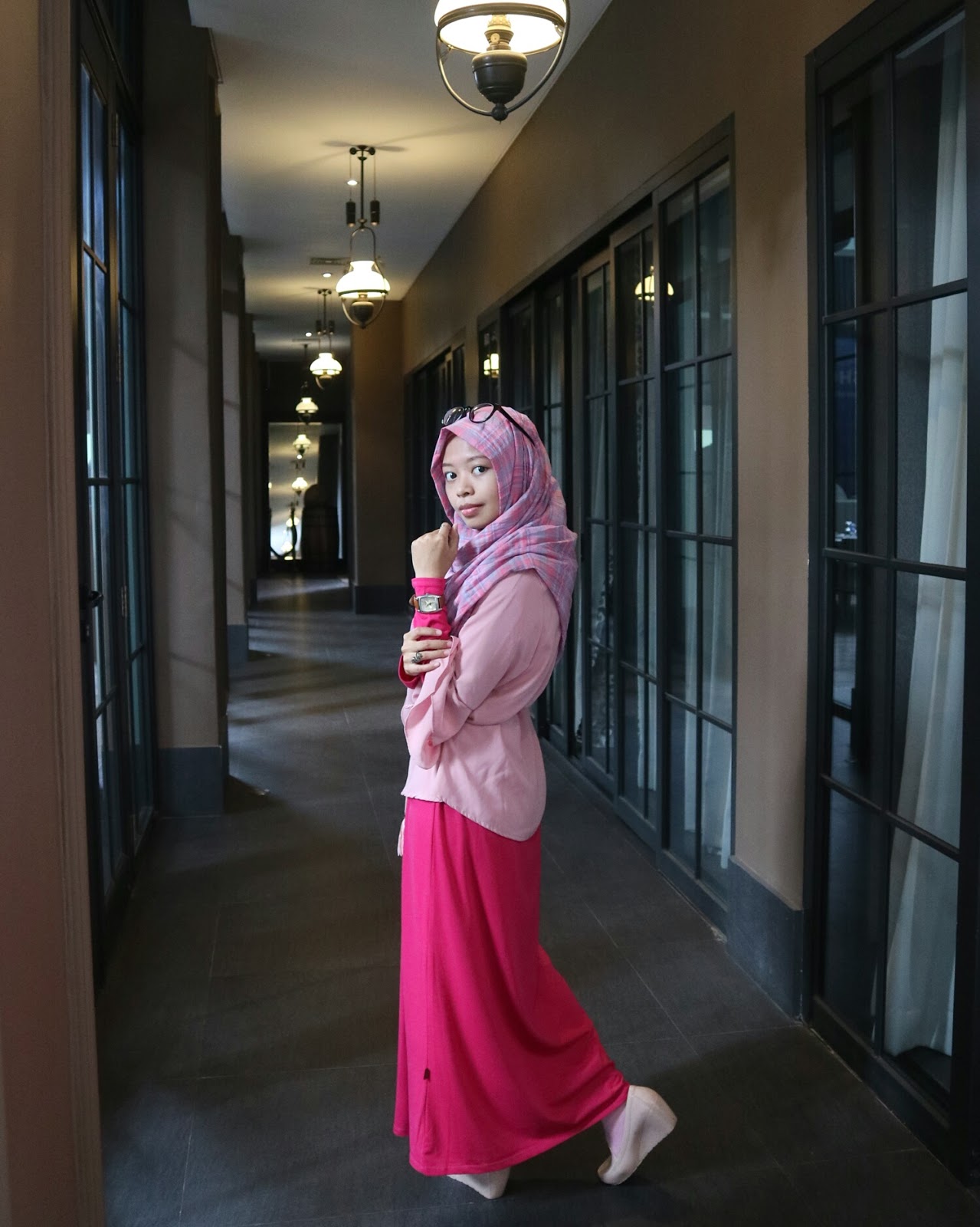 Uni Dzalika Kombinasi Warna Pink Fanta dengan Dusty Pink 