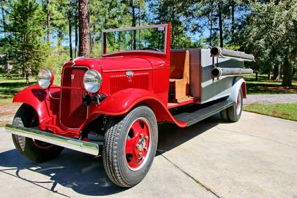 1934 Ford Dual Rear Wheel Fire Truck