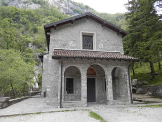 canzo chiesa