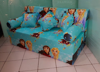 Sofa bed inoac motif frozen biru