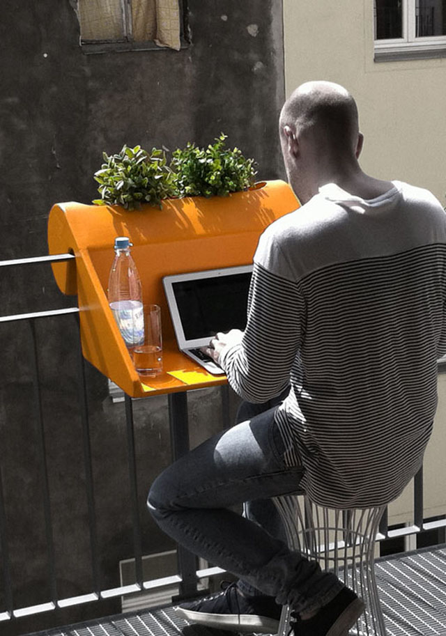 Suporte de sacada pode ser usado como horta ou mesa de trabalho