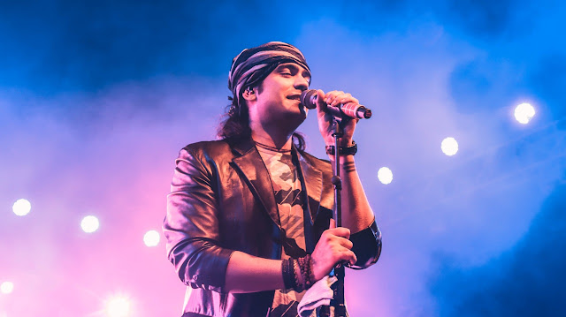 Jubin Nautiyal Biography in Hindi, Wiki, Age, Girlfriend, wife, Family