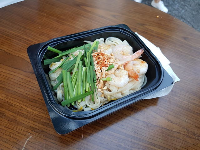 Shrimp Pad Thai @ Bamdokkaebi Night Market