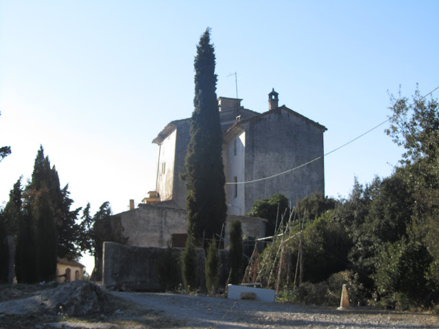 SERRA DEL MONTMELL (II) - masia de Cal Magí Vidal a la vessant nord de la Serra del Montmell