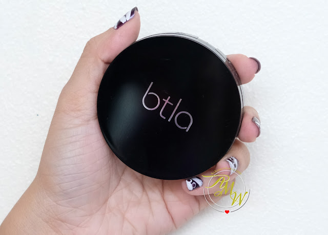 a photo of BTLA Compact Powder Oil Control Review by Nikki Tiu of askmewhats.com