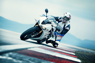 2011 Triumph Daytona 675R Official Photos