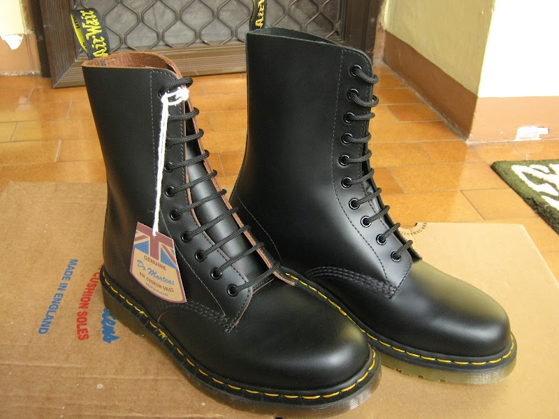 Inspirasi Spesial Dr Martens Sepatu, Rak Sepatu