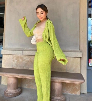 Vanessa Cahue Flaunts Her Slim Figure In A Green Matching Elegant Dress