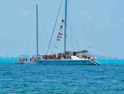 Party Catamaran Isla Mujeres