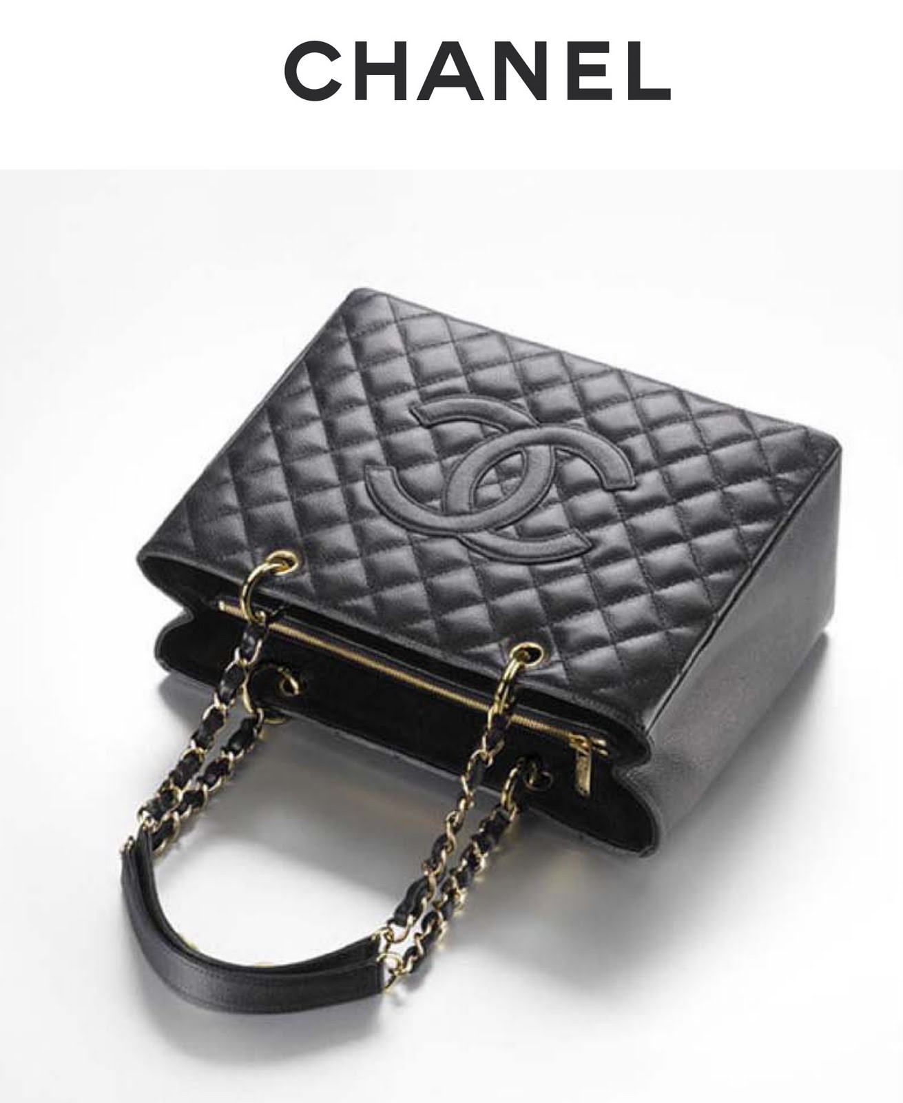 CLASSIC CHANEL QUILTED BAG