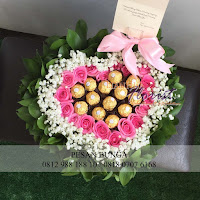 Bouquet Mawar Bentuk Hati, Hand Bouquet Mawar campur Coklat,