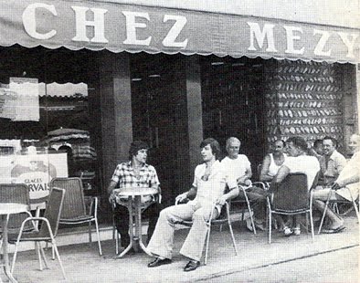 Y A PAS QU'LE FOOT. Michel Mezy.